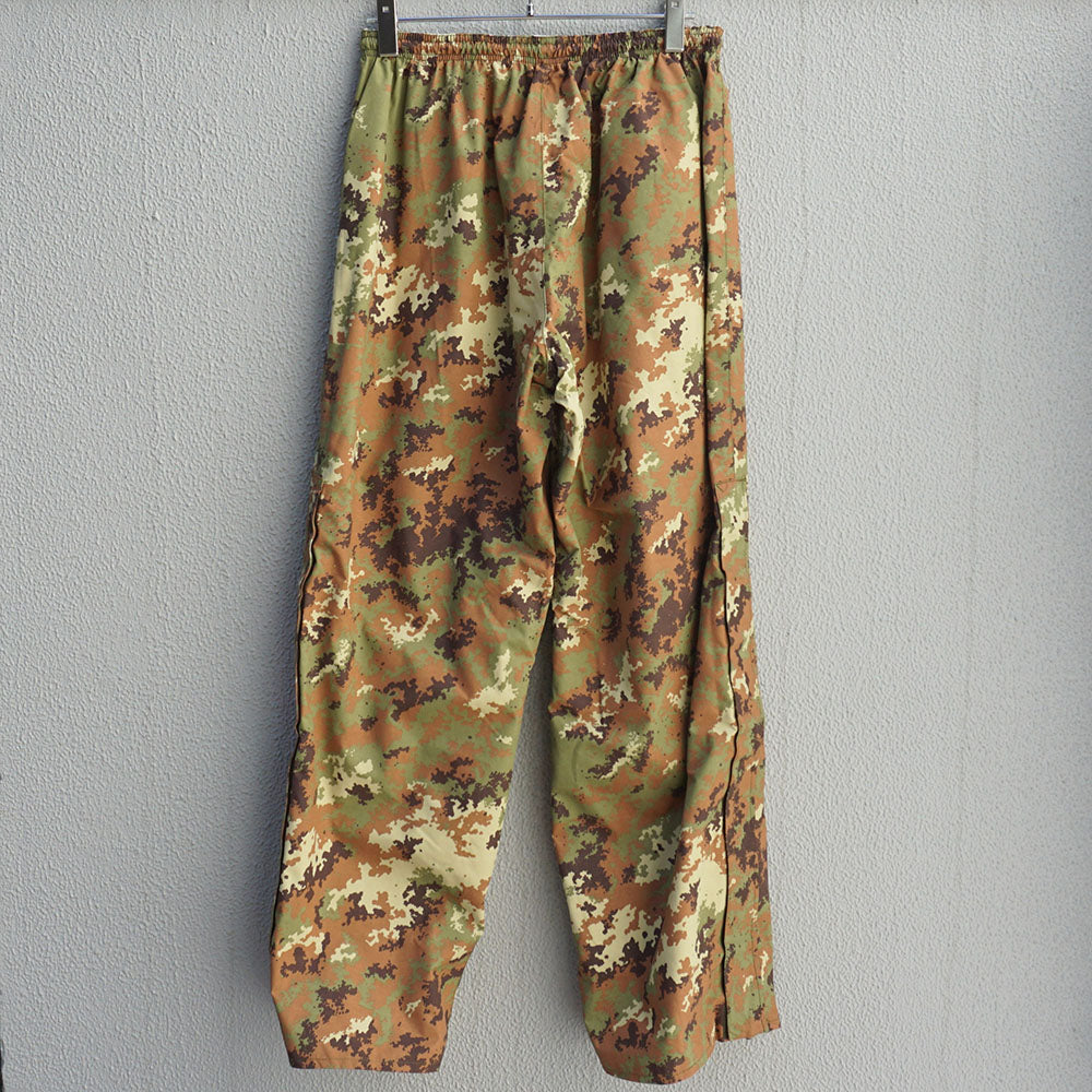 イタリア軍ウォータープルーフリバーシブルパンツ　《デッドストック》
