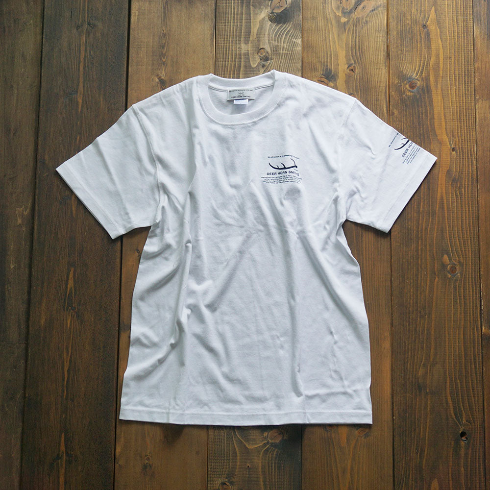 《DEER HORN SMITH'S》クルーネックロゴTシャツ/ホワイト
