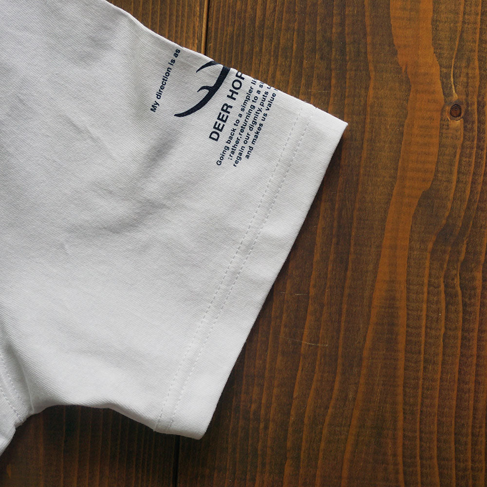 《DEER HORN SMITH'S》クルーネックロゴTシャツ/ホワイト