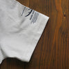 《DEER HORN SMITH'S》クルーネックロゴTシャツ/ホワイト
