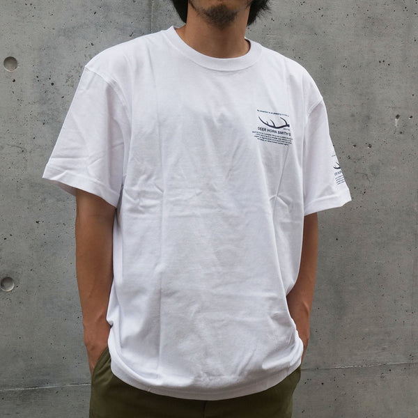 《DEER HORN SMITH'S》クルーネックロゴTシャツ/ホワイト