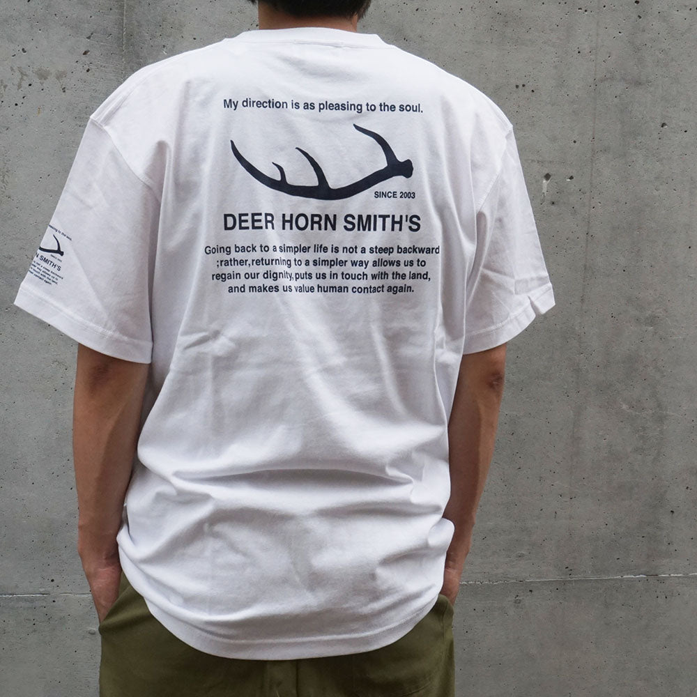 《DEER HORN SMITH'S》クルーネックロゴTシャツ/ホワイト