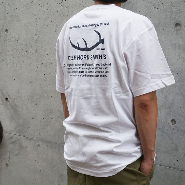 《DEER HORN SMITH'S》クルーネックロゴTシャツ/ホワイト