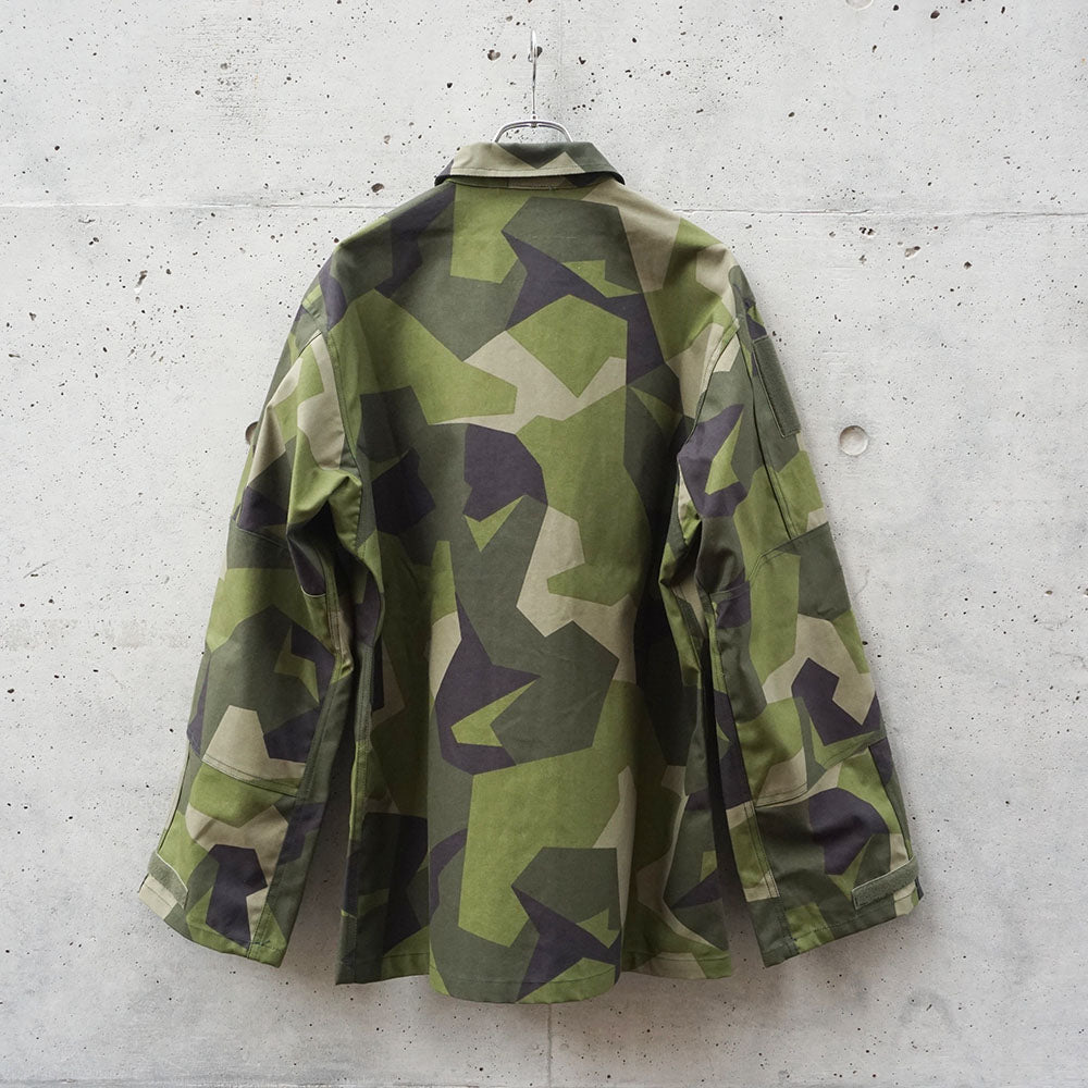 スウェーデン軍M-90フィールドジャケット　スカンジナビアカモ《デッドストック》